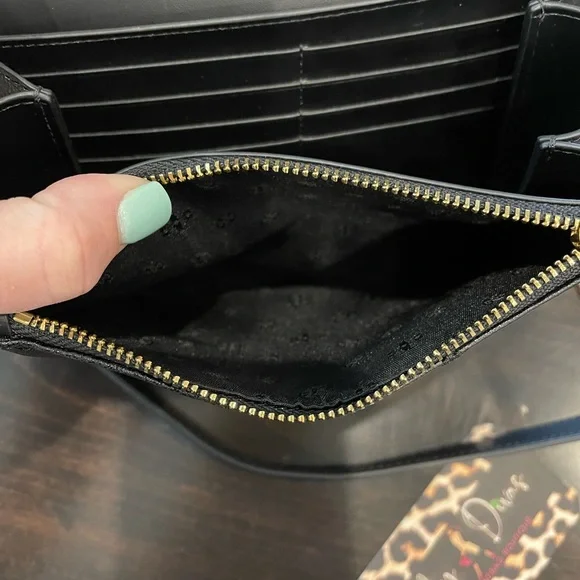 ‼️SOLD‼️Tory Burch Willa Chain Wallet - Black - Picture 11 of 17